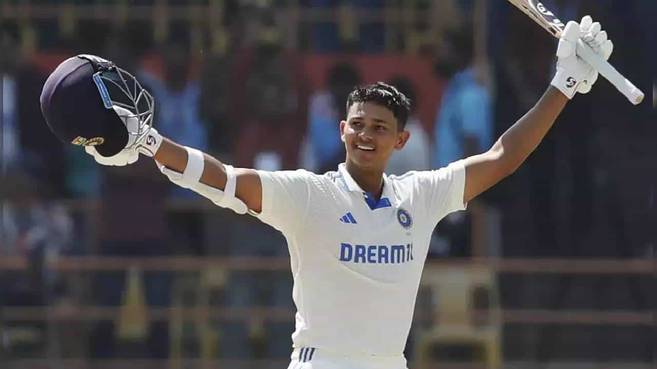 Yashasvi Jaiswal: ಟೆಂಟ್ನಲ್ಲಿ ವಾಸಿಸುತ್ತಿದ್ದ ಕ್ರಿಕೆಟ್ ಸ್ಟಾರ್ ಯಶಸ್ವಿ ಜೈಸ್ವಾಲ್ರಿಂದ ಐಷಾರಾಮಿ ಮನೆ ಖರೀದಿ; ಪ್ರತಿಷ್ಠಿತ ಏರಿಯಾದಲ್ಲಿದೆ ಈ ಅಪಾರ್ಟ್ಮೆಂಟ್ Yashasvi Jaiswal: ಟೆಂಟ್ನಲ್ಲಿ ವಾಸಿಸುತ್ತಿದ್ದ ಕ್ರಿಕೆಟ್ ಸ್ಟಾರ್ ಯಶಸ್ವಿ ಜೈಸ್ವಾಲ್ರಿಂದ ಐಷಾರಾಮಿ ಮನೆ ಖರೀದಿ; ಪ್ರತಿಷ್ಠಿತ ಏರಿಯಾದಲ್ಲಿದೆ ಈ ಅಪಾರ್ಟ್ಮೆಂಟ್