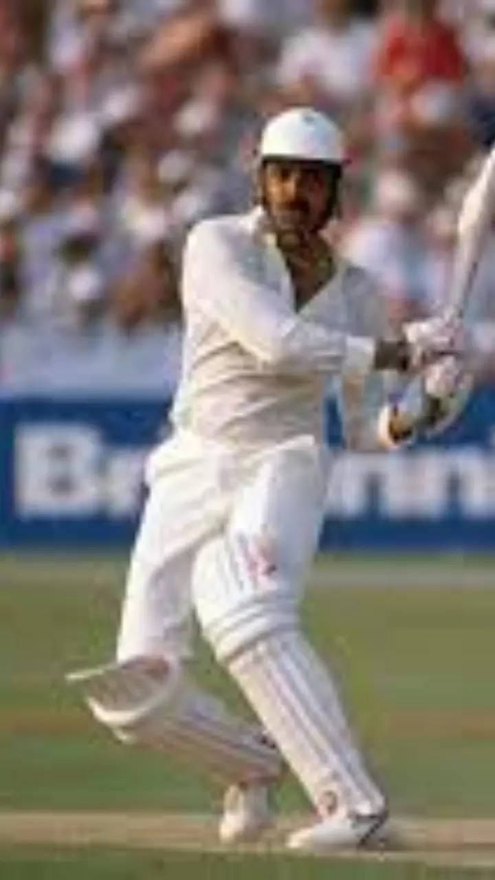 ಭಾರತದ ಮಾಜಿ ಆಟಗಾರ ದಿಲೀಪ್ ವೆಂಗ್‌ಸರ್ಕರ್ ತಮ್ಮ 100ನೇ ಟೆಸ್ಟ್‌ನಲ್ಲಿ ಡಕ್‌'ಗೆ ಔಟಾದ ಮೊದಲ ಬ್ಯಾಟರ್‌ ಆಗಿದ್ದಾರೆ.