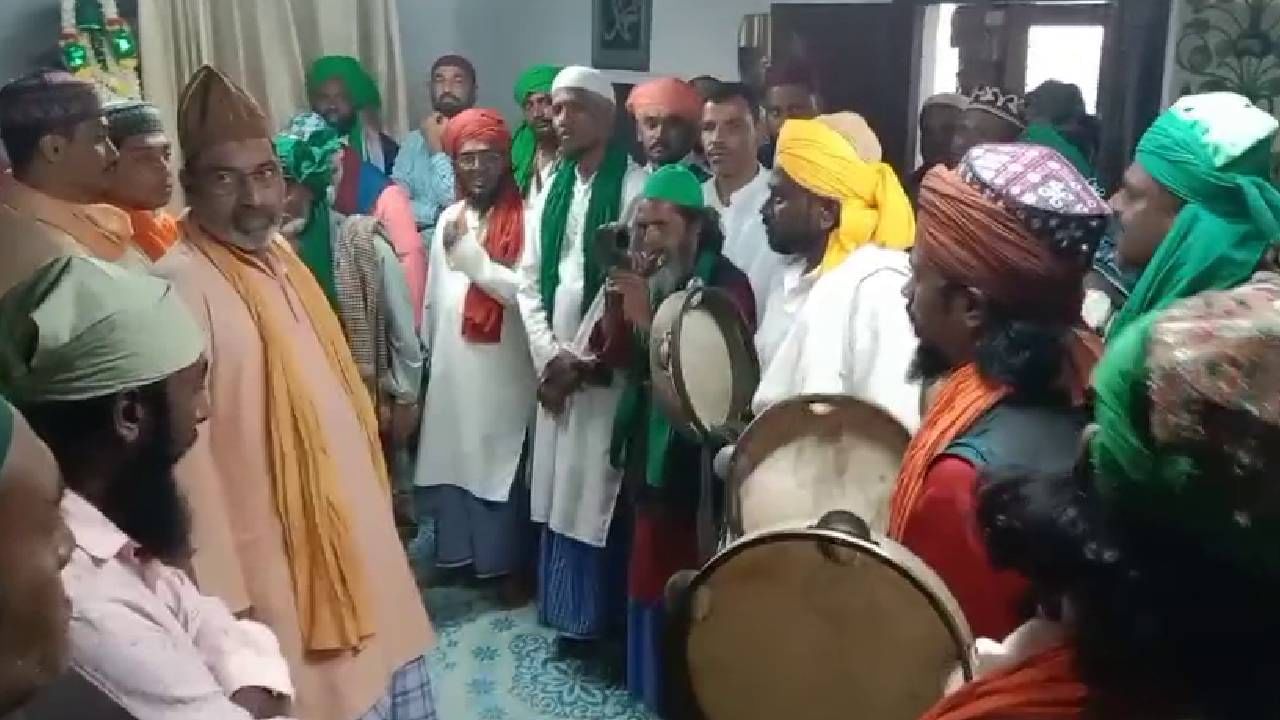 ಬಾಬಾ ಬುಡನ್ ಗಿರಿ ಸ್ವಾಮಿ ದರ್ಗಾದಲ್ಲಿ ಇಂದಿನಿಂದ 3 ದಿನ ಉರೂಸ್; ಮಾಂಸದಡುಗೆ ಮಾಡದಂತೆ ಸಂಘಟನೆ ಪಟ್ಟು ಬಾಬಾ ಬುಡನ್ ಗಿರಿ ಸ್ವಾಮಿ ದರ್ಗಾದಲ್ಲಿ ಇಂದಿನಿಂದ 3 ದಿನ ಉರೂಸ್; ಮಾಂಸದಡುಗೆ ಮಾಡದಂತೆ ಸಂಘಟನೆ ಪಟ್ಟು