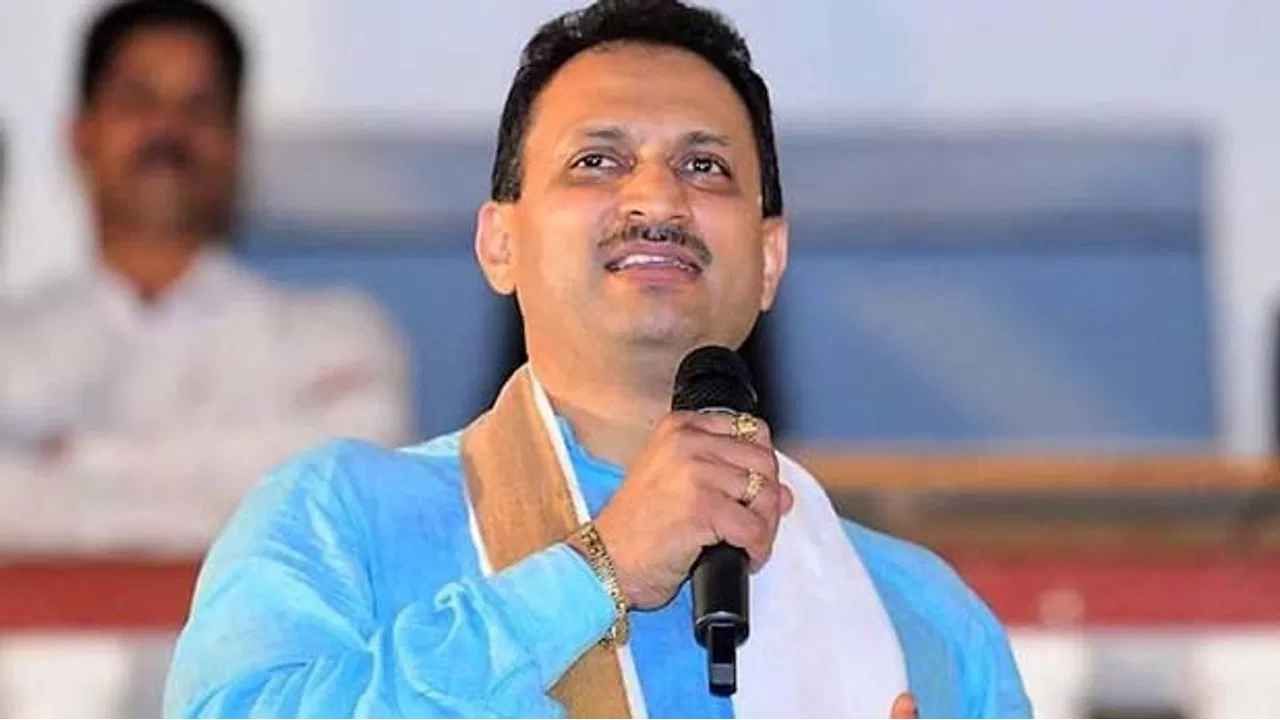 ಉತ್ತರ ಕನ್ನಡ: ಮತ್ತೆ ಯಾರ ಕೈಗೂ ಸಿಗದೆ ಮನೆ ಸೇರಿದ ಅನಂತಕುಮಾರ್ ಹೆಗಡೆ ಉತ್ತರ ಕನ್ನಡ: ಮತ್ತೆ ಯಾರ ಕೈಗೂ ಸಿಗದೆ ಮನೆ ಸೇರಿದ ಅನಂತಕುಮಾರ್ ಹೆಗಡೆ