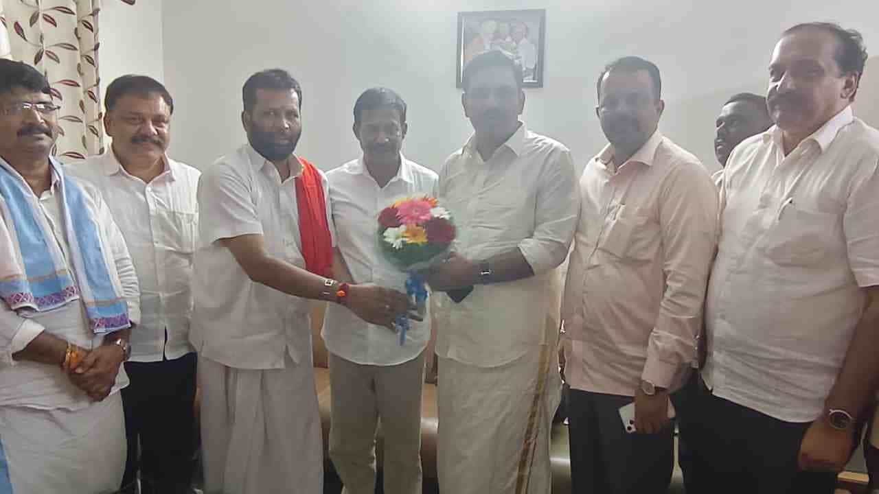 ಅರುಣ್ ಕುಮಾರ್ ಪುತ್ತಿಲ ಜತೆಗಿನ ಸಂಧಾನ ಯಶಸ್ವಿ, ಹಿಂದೂ ಮುಖಂಡ ನಾಳೆ ಬಿಜೆಪಿ ಸೇರ್ಪಡೆ ಅರುಣ್ ಕುಮಾರ್ ಪುತ್ತಿಲ ಜತೆಗಿನ ಸಂಧಾನ ಯಶಸ್ವಿ, ಹಿಂದೂ ಮುಖಂಡ ನಾಳೆ ಬಿಜೆಪಿ ಸೇರ್ಪಡೆ