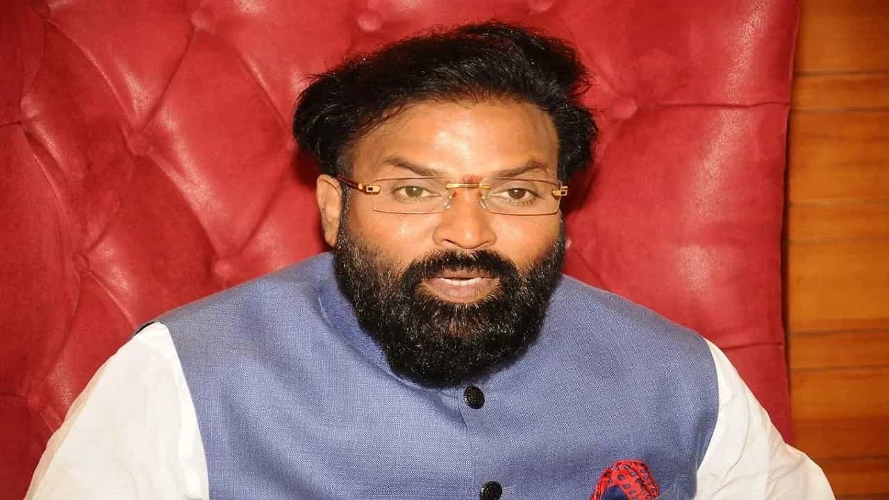 ಜನಾರ್ದನ ರೆಡ್ಡಿಯನ್ನು ಬಿಜೆಪಿಗೆ ಮರು ಸೇರ್ಪಡೆಗೊಳಿಸುವಂತೆ ಅಮಿತ್ ಶಾರನ್ನು ಒತ್ತಾಯಿಸಿದ್ದೇನೆ: ಶ್ರೀರಾಮುಲು ಜನಾರ್ದನ ರೆಡ್ಡಿಯನ್ನು ಬಿಜೆಪಿಗೆ ಮರು ಸೇರ್ಪಡೆಗೊಳಿಸುವಂತೆ ಅಮಿತ್ ಶಾರನ್ನು ಒತ್ತಾಯಿಸಿದ್ದೇನೆ: ಶ್ರೀರಾಮುಲು
