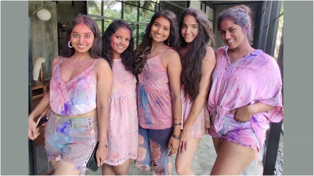 ‘ಬ್ಯಾಕ್ ಬೆಂಚರ್ಸ್’ ಹೋಳಿ ಆಚರಿಸಿದರೆ ಎಷ್ಟು ಜೋರಾಗಿರುತ್ತೆ ನೀವೇ ನೋಡಿ.. ‘ಬ್ಯಾಕ್ ಬೆಂಚರ್ಸ್’ ಹೋಳಿ ಆಚರಿಸಿದರೆ ಎಷ್ಟು ಜೋರಾಗಿರುತ್ತೆ ನೀವೇ ನೋಡಿ..