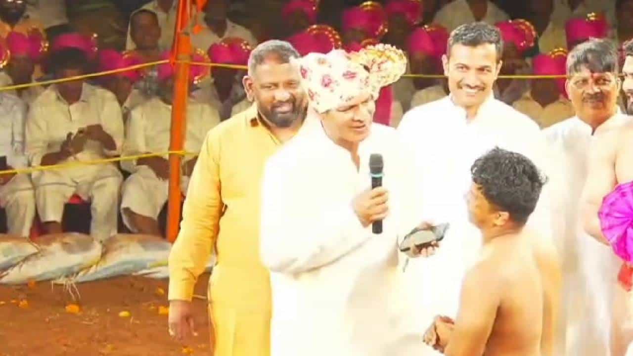 ಜೈ ಮಹಾರಾಷ್ಟ್ರ ಎಂದವನಿಗೆ ಬುದ್ಧಿವಾದ ಹೇಳಿದ್ದಕ್ಕೆ ಉದ್ಯಮಿ ಮೇಲೆ ಎಂಇಎಸ್ ಪುಂಡರಿಂದ ಹಲ್ಲೆಗೆ ಯತ್ನ ಜೈ ಮಹಾರಾಷ್ಟ್ರ ಎಂದವನಿಗೆ ಬುದ್ಧಿವಾದ ಹೇಳಿದ್ದಕ್ಕೆ ಉದ್ಯಮಿ ಮೇಲೆ ಎಂಇಎಸ್ ಪುಂಡರಿಂದ ಹಲ್ಲೆಗೆ ಯತ್ನ