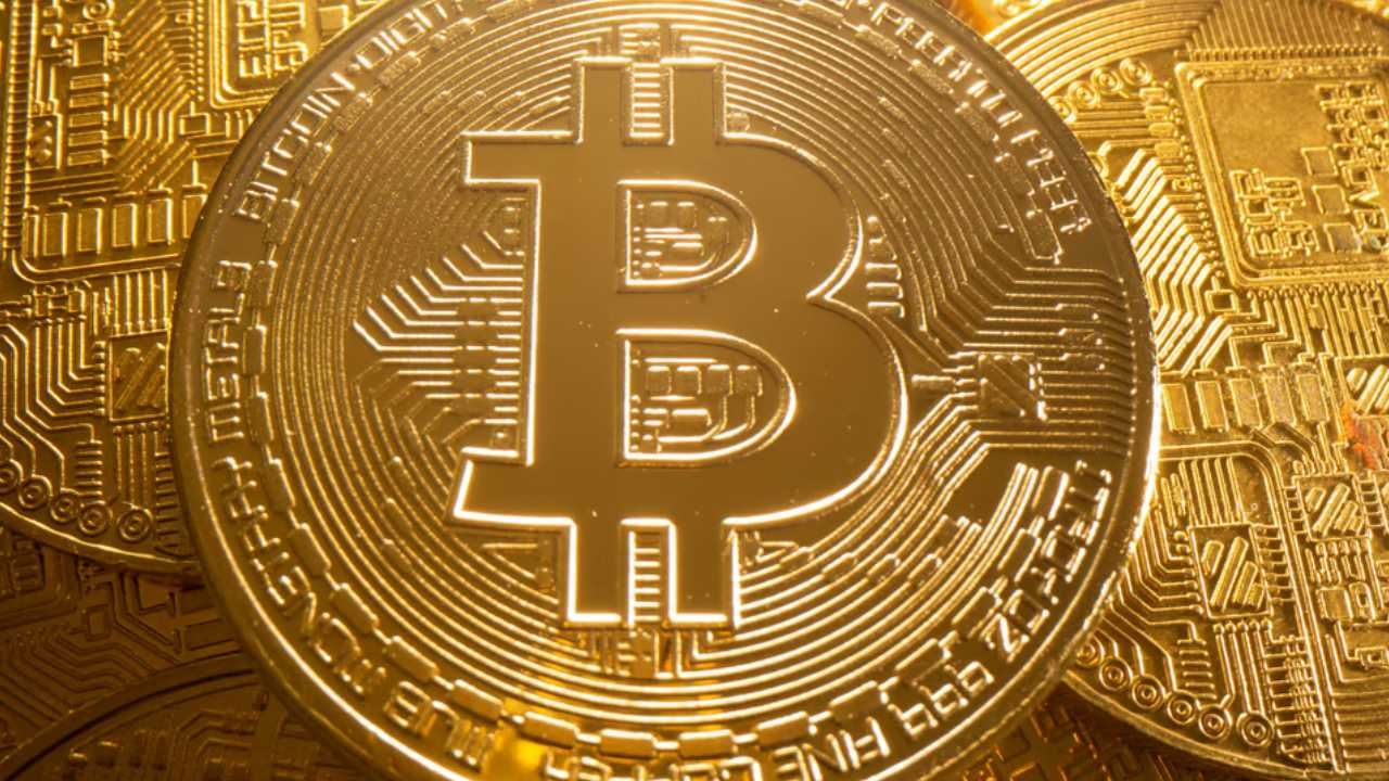 ಬಿಟ್ ಕಾಯಿನ್ ಕೇಸ್: ಶ್ರೀಧರ್ ಪೂಜಾರ್ ಹಿಡಿದುಕೊಟ್ಟವರಿಗೆ ಬಹುಮಾನ ಘೋಷಿಸಿದ ರಾಜ್ಯ ಪೊಲೀಸ್ ಇಲಾಖೆ ಬಿಟ್ ಕಾಯಿನ್ ಕೇಸ್: ಶ್ರೀಧರ್ ಪೂಜಾರ್ ಹಿಡಿದುಕೊಟ್ಟವರಿಗೆ ಬಹುಮಾನ ಘೋಷಿಸಿದ ರಾಜ್ಯ ಪೊಲೀಸ್ ಇಲಾಖೆ