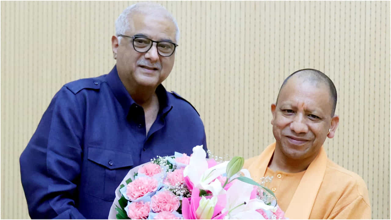 ಯೋಗಿ ಆದಿತ್ಯನಾಥ್​ ಭೇಟಿ ಮಾಡಿ ಫಿಲ್ಮ್​ ಸಿಟಿ ನಿರ್ಮಾಣಕ್ಕೆ ಅನುಮತಿ ಪತ್ರ ಪಡೆದ ಬೋನಿ ಕಪೂರ್​