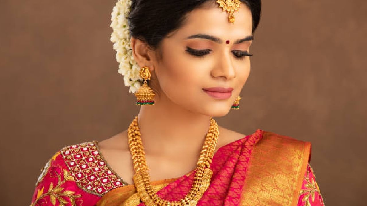 Glowing Skin: ಮದುವೆಗೆ ಮುಖದ ಕಾಂತಿ ಹೆಚ್ಚಿಸಲು ಈ ನ್ಯಾಚುರಲ್ ಸ್ಕ್ರಬ್ಬಳಸಿ Glowing Skin: ಮದುವೆಗೆ ಮುಖದ ಕಾಂತಿ ಹೆಚ್ಚಿಸಲು ಈ ನ್ಯಾಚುರಲ್ ಸ್ಕ್ರಬ್ಬಳಸಿ