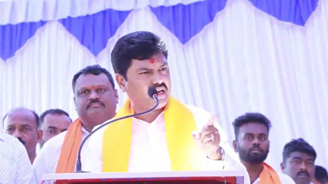 ಶಿವಮೊಗ್ಗ ಕ್ಷೇತ್ರದಲ್ಲಿ ಬಿಜೆಪಿ ಕಾರ್ಯಕರ್ತರಿಗೆ ಧಮ್ಕಿ ಹಾಕಲಾಗುತ್ತಿದೆ: ಬಿವೈ ರಾಘವೇಂದ್ರ ಆರೋಪ ಶಿವಮೊಗ್ಗ ಕ್ಷೇತ್ರದಲ್ಲಿ ಬಿಜೆಪಿ ಕಾರ್ಯಕರ್ತರಿಗೆ ಧಮ್ಕಿ ಹಾಕಲಾಗುತ್ತಿದೆ: ಬಿವೈ ರಾಘವೇಂದ್ರ ಆರೋಪ