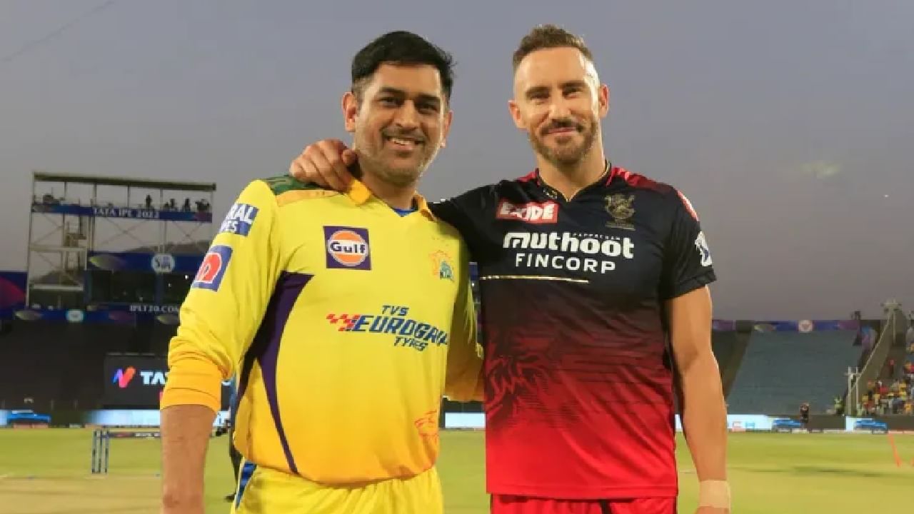 CSK vs RCB: ಮಾರ್ಚ್ 22 ರಂದು ನಡೆಯುವ ಐಪಿಎಲ್ ಸೀಸನ್ 17 ರ ಉದ್ಘಾಟನಾ ಪಂದ್ಯದಲ್ಲಿ ಹಾಲಿ ಚಾಂಪಿಯನ್ ಚೆನ್ನೈ ಸೂಪರ್ ಕಿಂಗ್ಸ್​ ವಿರುದ್ಧ ರಾಯಲ್ ಚಾಲೆಂಜರ್ಸ್ ಬೆಂಗಳೂರು ತಂಡ ಕಣಕ್ಕಿಳಿಯಲಿದೆ. ಚೆನ್ನೈನ ಎಂಎ ಚಿದಂಬರಂ ಸ್ಟೇಡಿಯಂನಲ್ಲಿ ನಡೆಯಲಿರುವ ಈ ಪಂದ್ಯವು ರಾತ್ರಿ 8 ಗಂಟೆಯಿಂದ ಶುರುವಾಗಲಿದೆ.