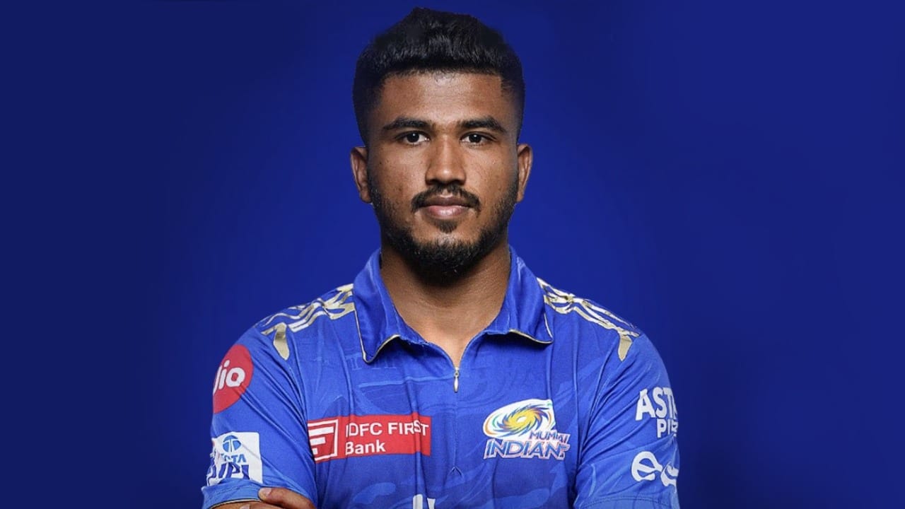 ಬಾಂಗ್ಲಾದೇಶ್ ವಿರುದ್ಧದ ಏಕದಿನ ಸರಣಿ ವೇಳೆ ಶ್ರೀಲಂಕಾದ ಎಡಗೈ ವೇಗಿ ದಿಲ್ಶನ್ ಮಧುಶಂಕ ಮಂಡಿರಜ್ಜು ಗಾಯಕ್ಕೆ ತುತ್ತಾಗಿದ್ದು, ಹೀಗಾಗಿ ತವರಿಗೆ ಹಿಂತಿರುಗಿದ್ದಾರೆ. ಅಲ್ಲದೆ ಅವರಿಗೆ ವೈದ್ಯರು ಕೆಲ ಕಾಲ ವಿಶ್ರಾಂತಿ ಸೂಚಿಸಿದ್ದಾರೆ. ಹೀಗಾಗಿ ಸಂಪೂರ್ಣ ಗುಣಮುಖರಾದರೆ ಮಾತ್ರ ಐಪಿಎಲ್​ನಲ್ಲಿ ಕಾಣಿಸಿಕೊಳ್ಳಲಿದ್ದಾರೆ.