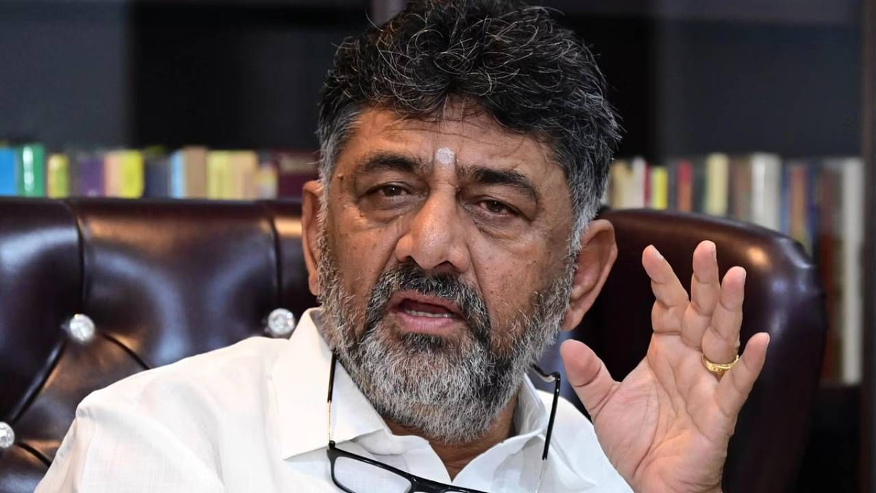 ಕಾಂಗ್ರೆಸ್ ಎರಡನೇ ಪಟ್ಟಿಯಲ್ಲಿ17 ಅಭ್ಯರ್ಥಿಗಳ ಹೆಸರು ಅಂತಿಮ; 4 ಕ್ಷೇತ್ರ ಬಾಕಿ ಎಂದ ಡಿಕೆ ಶಿವಕುಮಾರ್ ಕಾಂಗ್ರೆಸ್ ಎರಡನೇ ಪಟ್ಟಿಯಲ್ಲಿ17 ಅಭ್ಯರ್ಥಿಗಳ ಹೆಸರು ಅಂತಿಮ; 4 ಕ್ಷೇತ್ರ ಬಾಕಿ ಎಂದ ಡಿಕೆ ಶಿವಕುಮಾರ್