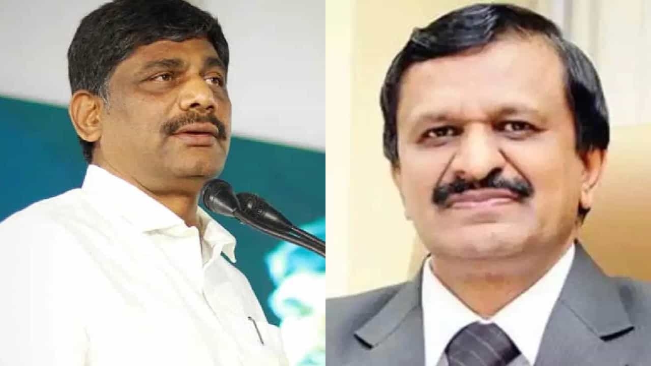 ಅಳಿಯ ಜಾಣ ಆದರೇನು, ನಿಮ್ಮಂತೆ ಇನ್ನೊಬ್ಬರ ಜೀವನಕ್ಕೆ ಎರವಾಗೋದು ತಪ್ಪಲ್ಲವೇ: ಡಿಕೆ ಸುರೇಶ್ಗೆ ಜೆಡಿಎಸ್ ಪ್ರಶ್ನೆ ಅಳಿಯ ಜಾಣ ಆದರೇನು, ನಿಮ್ಮಂತೆ ಇನ್ನೊಬ್ಬರ ಜೀವನಕ್ಕೆ ಎರವಾಗೋದು ತಪ್ಪಲ್ಲವೇ: ಡಿಕೆ ಸುರೇಶ್ಗೆ ಜೆಡಿಎಸ್ ಪ್ರಶ್ನೆ
