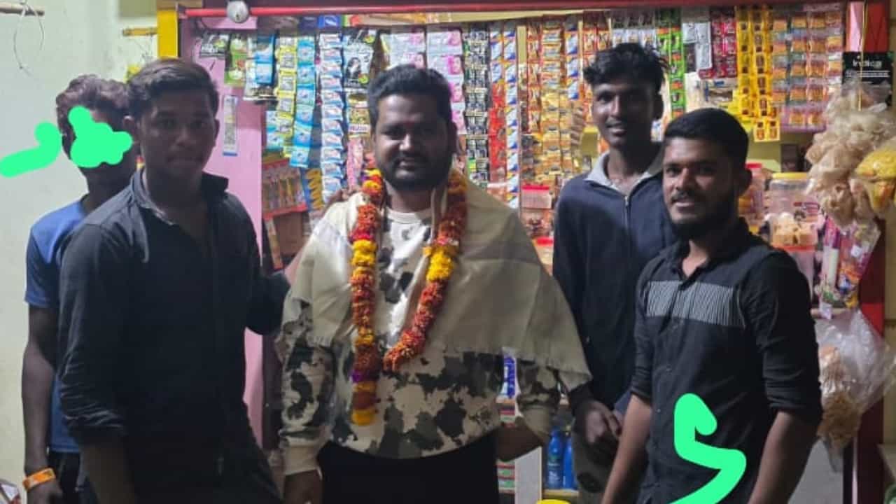 ಕಲಬುರಗಿ: ಉಮೇಶ್ ಜಾಧವ್ ಬೆಂಬಲಿಗ ಗಿರೀಶ್ ಚಕ್ರ ಹತ್ಯೆ ಆರೋಪಿಗಳು ಕೊನೆಗೂ ಬಂಧನ ಕಲಬುರಗಿ: ಉಮೇಶ್ ಜಾಧವ್ ಬೆಂಬಲಿಗ ಗಿರೀಶ್ ಚಕ್ರ ಹತ್ಯೆ ಆರೋಪಿಗಳು ಕೊನೆಗೂ ಬಂಧನ