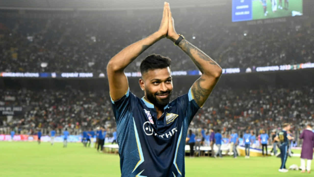 ಐಪಿಎಲ್ ಆರಂಭಕ್ಕೂ ಮುನ್ನ ಗುಜರಾತ್ ಟೈಟಾನ್ಸ್ ತಂಡಕ್ಕೆ ಸಾಲು ಸಾಲು ಸಂಕಷ್ಟಗಳು ಎದುರಾಗುತ್ತಿವೆ. ಈ ಸೀಸನ್ಗೂ ಮುನ್ನ ಈ ತಂಡದ ಹಲವು ದೊಡ್ಡ ಆಟಗಾರರು ಒಬ್ಬರ ಹಿಂದೆ ಒಬ್ಬರು ತಂಡದಿಂದ ಹೊರಬೀಳುತ್ತಿದ್ದಾರೆ. ತಂಡದ ಮಾಜಿ ನಾಯಕ ಹಾರ್ದಿಕ್ ಪಾಂಡ್ಯ ಈಗಾಗಲೇ ಫ್ರಾಂಚೈಸಿ ತೊರೆದಿದ್ದಾರೆ.