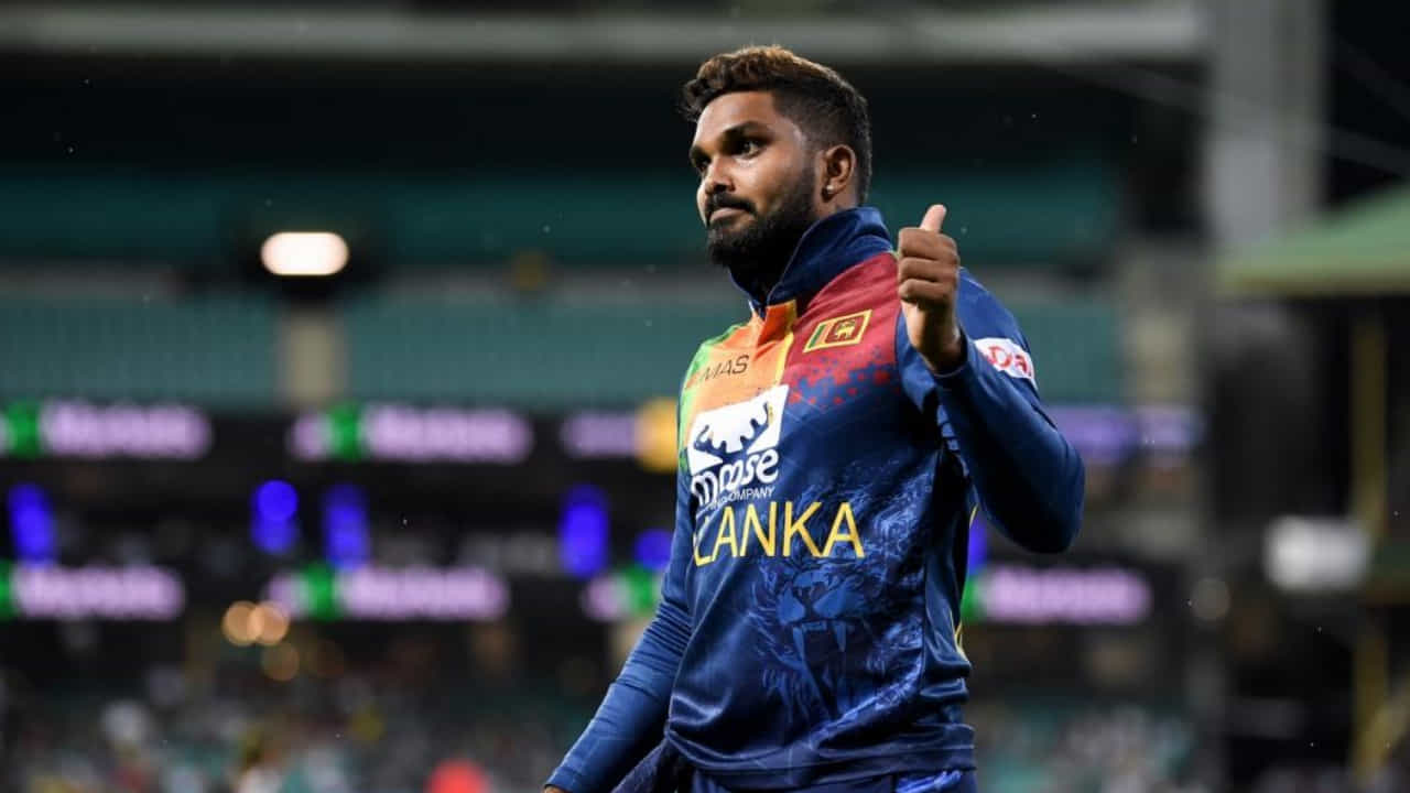 17ನೇ ಆವೃತ್ತಿಯ ಐಪಿಎಲ್ನ ಅಬ್ಬರದಿಂದ ಶುರು ಮಾಡಿರುವ ಸನ್ರೈಸರ್ಸ್ ಹೈದರಾಬಾದ್ ತಂಡಕ್ಕೆ ಬಿಗ್ ಶಾಕ್ ಎದುರಾಗಿದೆ. ತಂಡದ ಸ್ಟಾರ್ ಆಲ್ರೌಂಡರ್ ವನಿಂದು ಹಸರಂಗ ಇಂಜುರಿಯಿಂದಾಗಿ ಇಡೀ ಲೀಗ್ನಿಂದಲೇ ಹೊರಬಿದ್ದಿದ್ದಾರೆ.