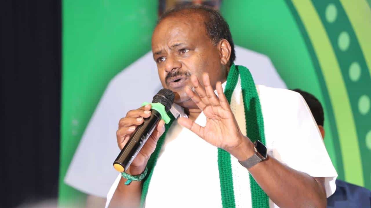 Lok Sabha Election 2024: 3 ಸ್ಥಾನಗಳಿಗೆ ಬೇಡಿಕೆ ಇಟ್ಟಿದ್ದ ಜೆಡಿಎಸ್ಗೆ ಬಿಜೆಪಿ ಹೈಕಮಾಂಡ್ ಹೇಳಿದ್ದೇನು? ಬಹಿರಂಗಪಡಿಸಿದ ಕುಮಾರಸ್ವಾಮಿ Lok Sabha Election 2024: 3 ಸ್ಥಾನಗಳಿಗೆ ಬೇಡಿಕೆ ಇಟ್ಟಿದ್ದ ಜೆಡಿಎಸ್ಗೆ ಬಿಜೆಪಿ ಹೈಕಮಾಂಡ್ ಹೇಳಿದ್ದೇನು? ಬಹಿರಂಗಪಡಿಸಿದ ಕುಮಾರಸ್ವಾಮಿ