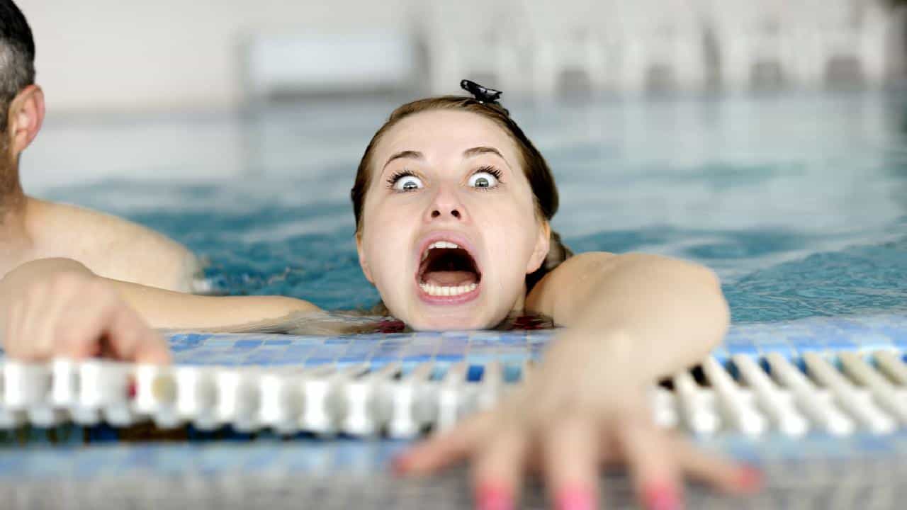 Hydrophobia : ನೀರು ಕಂಡೊಡನೆ ಭಯಪಡುವುದು ಈ ರೋಗದ ಲಕ್ಷಣವಾಗಿರಬಹುದು, ಜೋಕೆ! Hydrophobia : ನೀರು ಕಂಡೊಡನೆ ಭಯಪಡುವುದು ಈ ರೋಗದ ಲಕ್ಷಣವಾಗಿರಬಹುದು, ಜೋಕೆ!