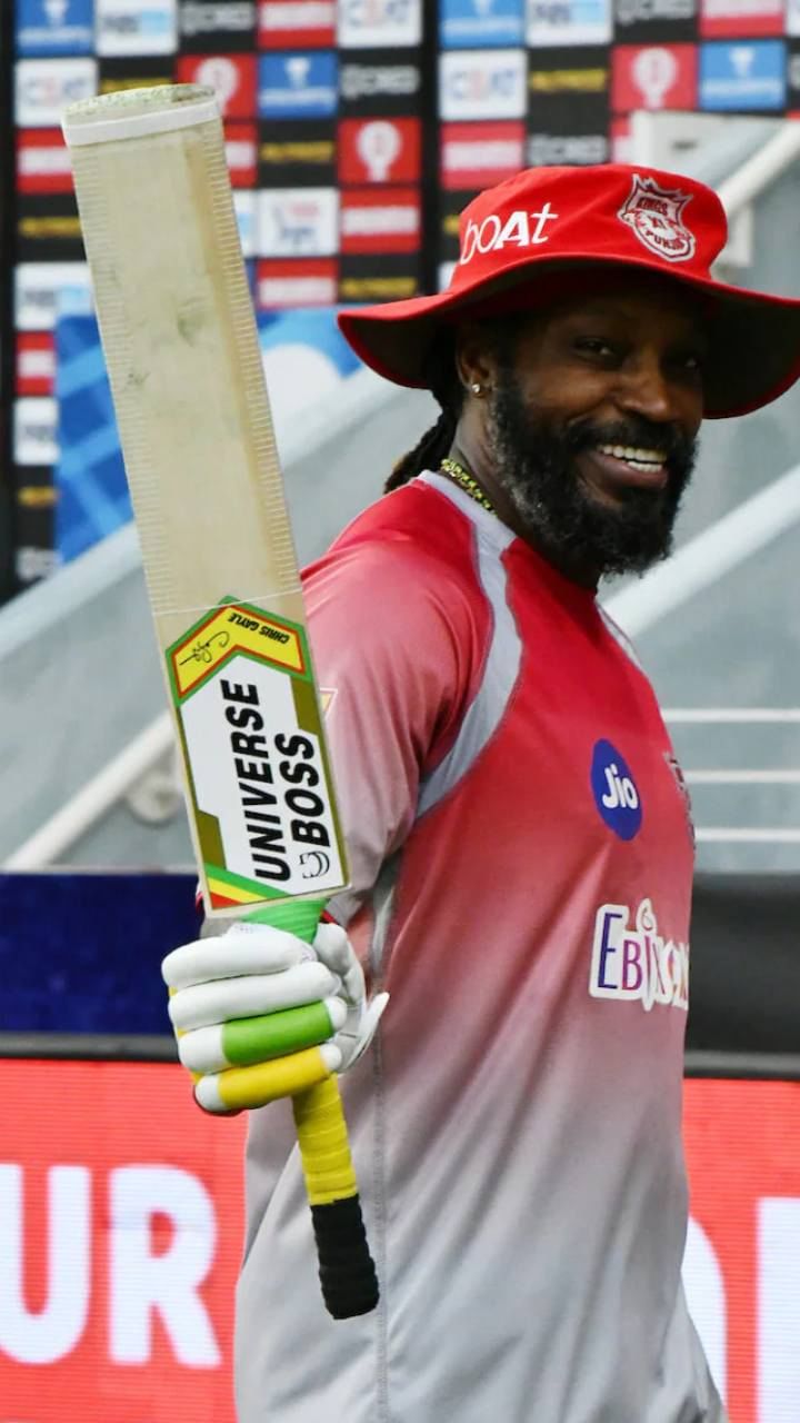 ಕ್ರಿಸ್ ಗೇಲ್ ಅವರು ಐಪಿಎಲ್ ಇತಿಹಾಸದಲ್ಲಿ 175* ಗರಿಷ್ಠ ವೈಯಕ್ತಿಕ ಸ್ಕೋರ್ ಹೊಂದಿದ್ದಾರೆ. ಅವರು 2013 ರಲ್ಲಿ ಆರ್‌ಸಿಬಿ ಪರ ಪುಣೆ ವಾರಿಯರ್ಸ್‌ ವಿರುದ್ಧ ಈ ಸಾಧನೆ ಮಾಡಿದರು.