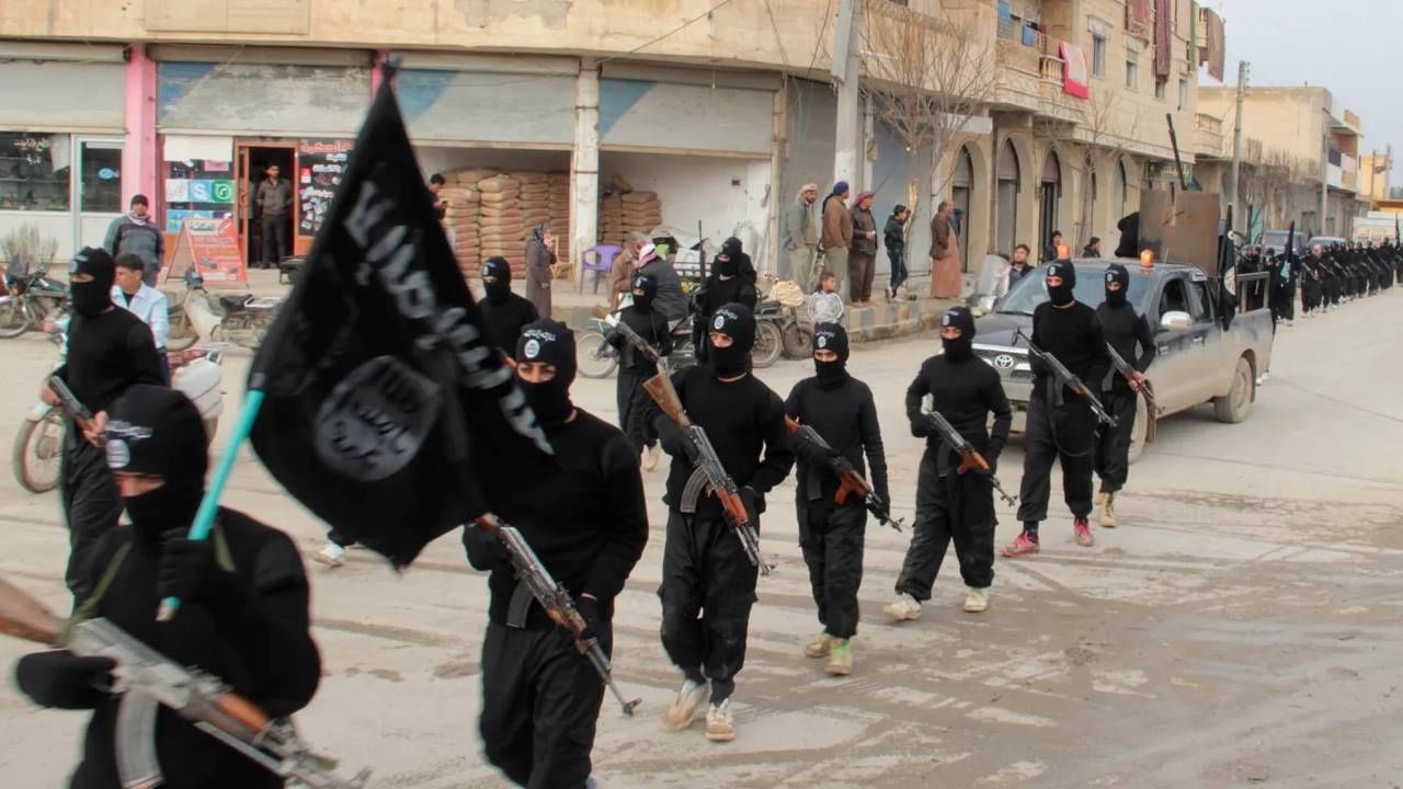 ಐಸಿಸ್ ಪಾಲಿಗೆ ರಷ್ಯಾ ಶತ್ರುವಾ? ಮಾಸ್ಕೋದಲ್ಲಿ ಐಸಿಸ್ ನರಮೇಧ ನಡೆಸಲು ಕಾರಣವೇನು? ಇಲ್ಲಿದೆ ಡೀಟೇಲ್ಸ್ ಐಸಿಸ್ ಪಾಲಿಗೆ ರಷ್ಯಾ ಶತ್ರುವಾ? ಮಾಸ್ಕೋದಲ್ಲಿ ಐಸಿಸ್ ನರಮೇಧ ನಡೆಸಲು ಕಾರಣವೇನು? ಇಲ್ಲಿದೆ ಡೀಟೇಲ್ಸ್