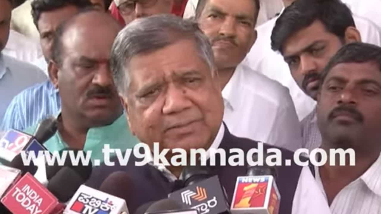 ಬೆಳಗಾವಿಯಲ್ಲಿ ಜೋರಾಯ್ತು ಜಗದೀಶ್ ಶೆಟ್ಟರ್ ಸ್ಪರ್ಧೆಗೆ ವಿರೋಧ: ರಾಜ್ಯ ನಾಯಕರು, ಹೈಕಮಾಂಡ್ ಭೇಟಿಗೆ ಮುಂದಾದ ಸ್ಥಳೀಯರು ಬೆಳಗಾವಿಯಲ್ಲಿ ಜೋರಾಯ್ತು ಜಗದೀಶ್ ಶೆಟ್ಟರ್ ಸ್ಪರ್ಧೆಗೆ ವಿರೋಧ: ರಾಜ್ಯ ನಾಯಕರು, ಹೈಕಮಾಂಡ್ ಭೇಟಿಗೆ ಮುಂದಾದ ಸ್ಥಳೀಯರು