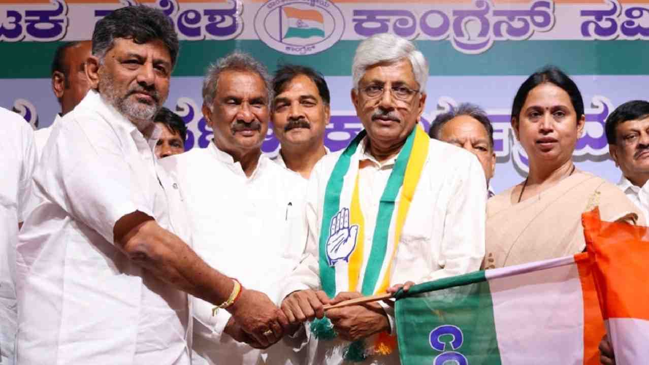ಮಾಜಿ ಸಂಸದ ಜಯಪ್ರಕಾಶ್ ಹೆಗ್ಡೆ ಜೊತೆ ಇಬ್ಬರು ಮಾಜಿ ಶಾಸಕರು ಕಾಂಗ್ರೆಸ್ ಸೇರ್ಪಡೆ ಮಾಜಿ ಸಂಸದ ಜಯಪ್ರಕಾಶ್ ಹೆಗ್ಡೆ ಜೊತೆ ಇಬ್ಬರು ಮಾಜಿ ಶಾಸಕರು ಕಾಂಗ್ರೆಸ್ ಸೇರ್ಪಡೆ