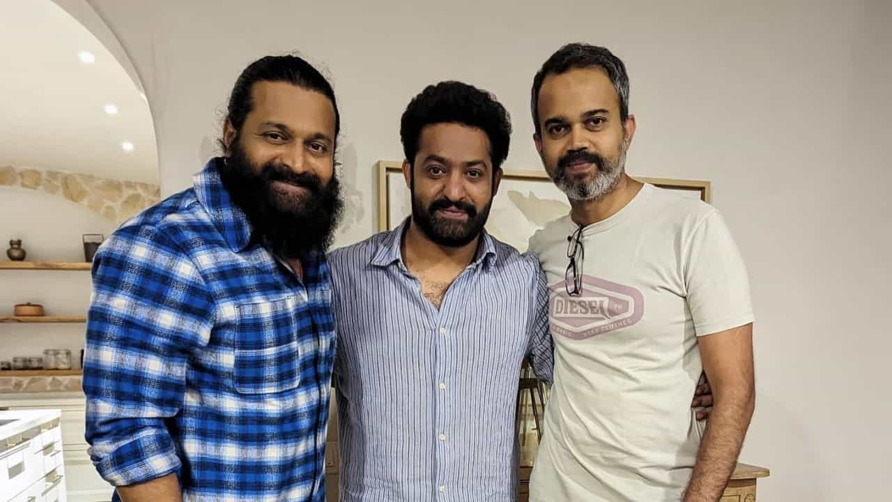 ಪವರ್ಹೌಸ್ ಫೋಟೋ; ವೈರಲ್ ಚಿತ್ರದಿಂದ ಅಭಿಮಾನಿಗಳಿಗೆ ಮೂಡಿದೆ ಕುತೂಹಲ ಪವರ್ಹೌಸ್ ಫೋಟೋ; ವೈರಲ್ ಚಿತ್ರದಿಂದ ಅಭಿಮಾನಿಗಳಿಗೆ ಮೂಡಿದೆ ಕುತೂಹಲ