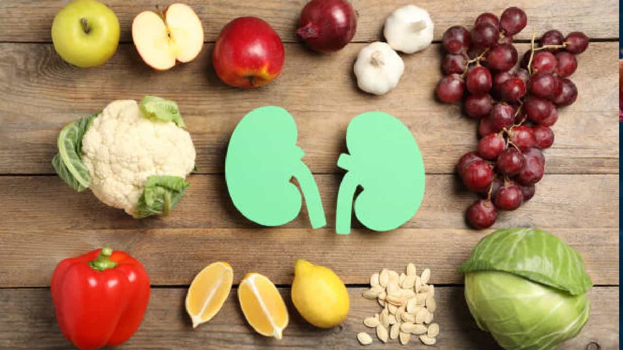 Kidney Health: ನಮ್ಮ ಕಿಡ್ನಿಯನ್ನು ಆರೋಗ್ಯವಾಗಿಡುವ ಬೆಸ್ಟ್ ಆಹಾರಗಳಿವು Kidney Health: ನಮ್ಮ ಕಿಡ್ನಿಯನ್ನು ಆರೋಗ್ಯವಾಗಿಡುವ ಬೆಸ್ಟ್ ಆಹಾರಗಳಿವು
