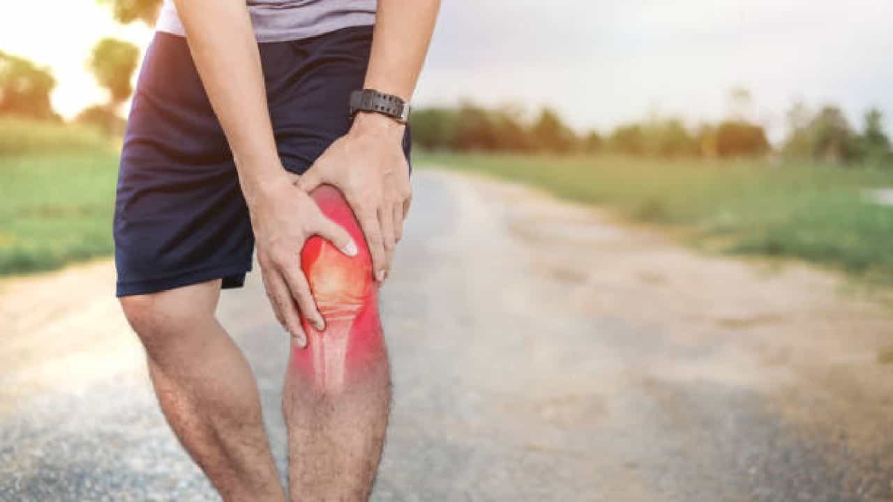 Knee Pain: ಮೊಣಕಾಲು ನೋವಿನ 5 ಕಾರಣಗಳೇನು? ಅದಕ್ಕೆ ಪರಿಹಾರವೇನು? Knee Pain: ಮೊಣಕಾಲು ನೋವಿನ 5 ಕಾರಣಗಳೇನು? ಅದಕ್ಕೆ ಪರಿಹಾರವೇನು?