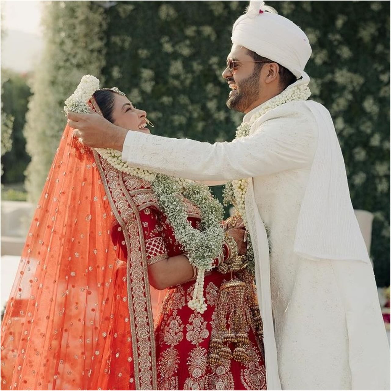 ದರ್ಶನ್ ನಟನೆಯ ‘ಅರ್ಜುನ್’ ಸಿನಿಮಾ ಸೇರಿದಂತೆ ದಕ್ಷಿಣದ ಹಲವು ಸಿನಿಮಾಗಳಲ್ಲಿ ನಟಿಸಿರುವ ನಟಿ ಮೀರಾ ಚೋಪ್ರಾ ವಿವಾಹವಾಗಿದ್ದಾರೆ.