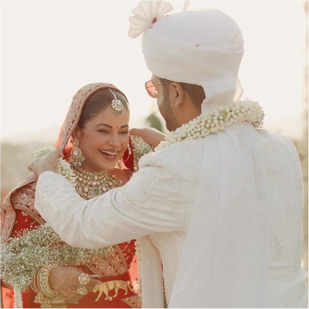 ತೆಲುಗು ತಮಿಳಿನ ಹಲವು ಸೂಪರ್ ಹಿಟ್ ಸಿನಿಮಾಗಳಲ್ಲಿ ನಟಿಸಿರುವ ಮೀರಾ ಚೋಪ್ರಾ, ತಮ್ಮ ಬಾಯ್​ಫ್ರೆಂಡ್ ರಕ್ಷಿತ್ ಕೇಜ್ರಿವಾಲ್ ಜೊತೆ ಅದ್ಧೂರಿಯಾಗಿ ವಿವಾಹವಾಗಿದ್ದಾರೆ.