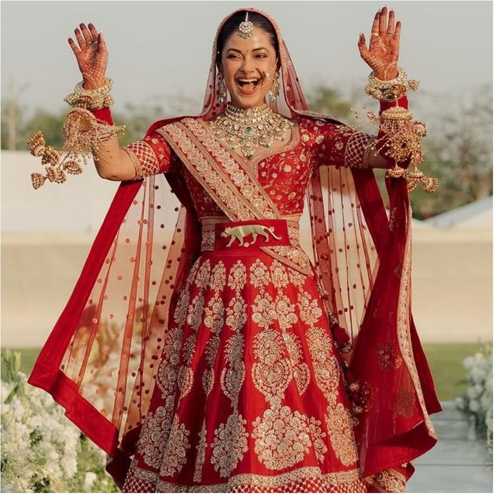 ತಮ್ಮ ಕಾಲೇಜು ಸಮಯದ ಗೆಳೆಯ ರಕ್ಷಿತ್ ಜೊತೆ ಮೀರಾ ಚೋಪ್ರಾ ವಿವಾಹವಾಗಿದ್ದು, ಚಿತ್ರಗಳನ್ನು ಇನ್​ಸ್ಟಾಗ್ರಾಂನಲ್ಲಿ ಹಂಚಿಕೊಂಡಿದ್ದಾರೆ.