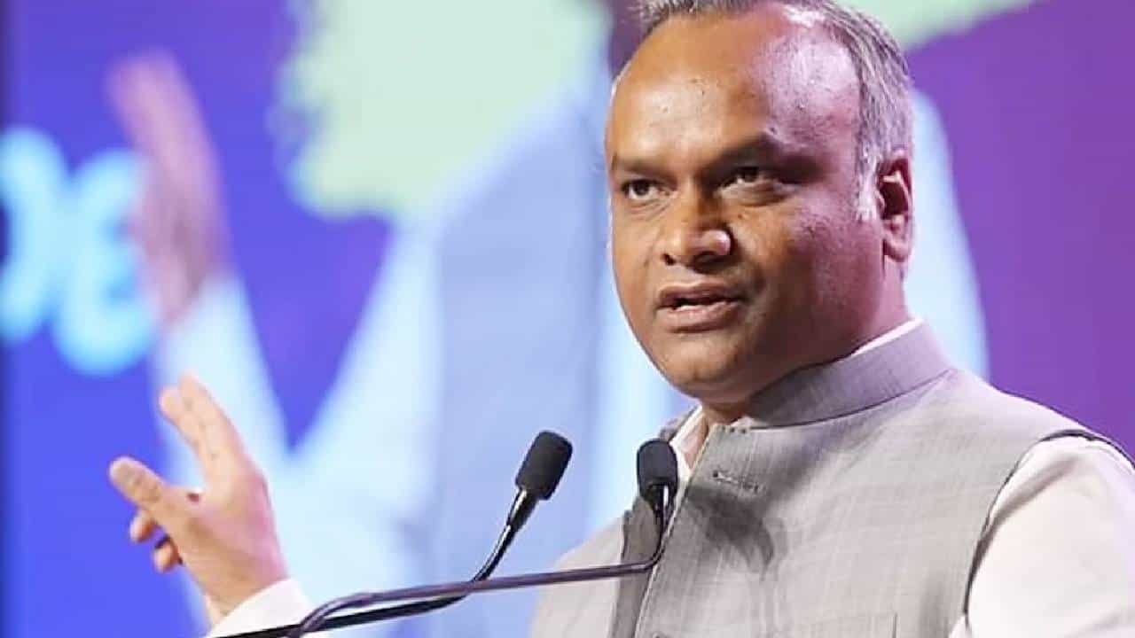 ಪ್ರಧಾನಿ ಮೋದಿ ವಿರುದ್ಧ ಆಕ್ಷೇಪಾರ್ಹ ಟ್ವೀಟ್: ಪ್ರಿಯಾಂಕ್ ಖರ್ಗೆ ವಿರುದ್ಧ ಚುನಾವಣಾ ಆಯೋಗಕ್ಕೆ ಬಿಜೆಪಿ ದೂರು