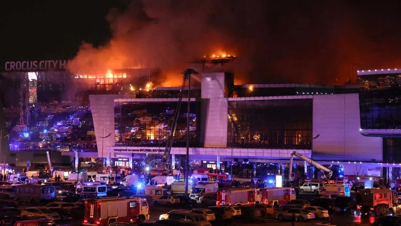 Russia Concert Hall Attack: ಮಾಸ್ಕೋ ಮುಂಬೈ ಮಾದರಿ ದಾಳಿಯಲ್ಲಿ ಮೃತರ ಸಂಖ್ಯೆ 150ಕ್ಕೆ ಏರಿಕೆ Russia Concert Hall Attack: ಮಾಸ್ಕೋ ಮುಂಬೈ ಮಾದರಿ ದಾಳಿಯಲ್ಲಿ ಮೃತರ ಸಂಖ್ಯೆ 150ಕ್ಕೆ ಏರಿಕೆ