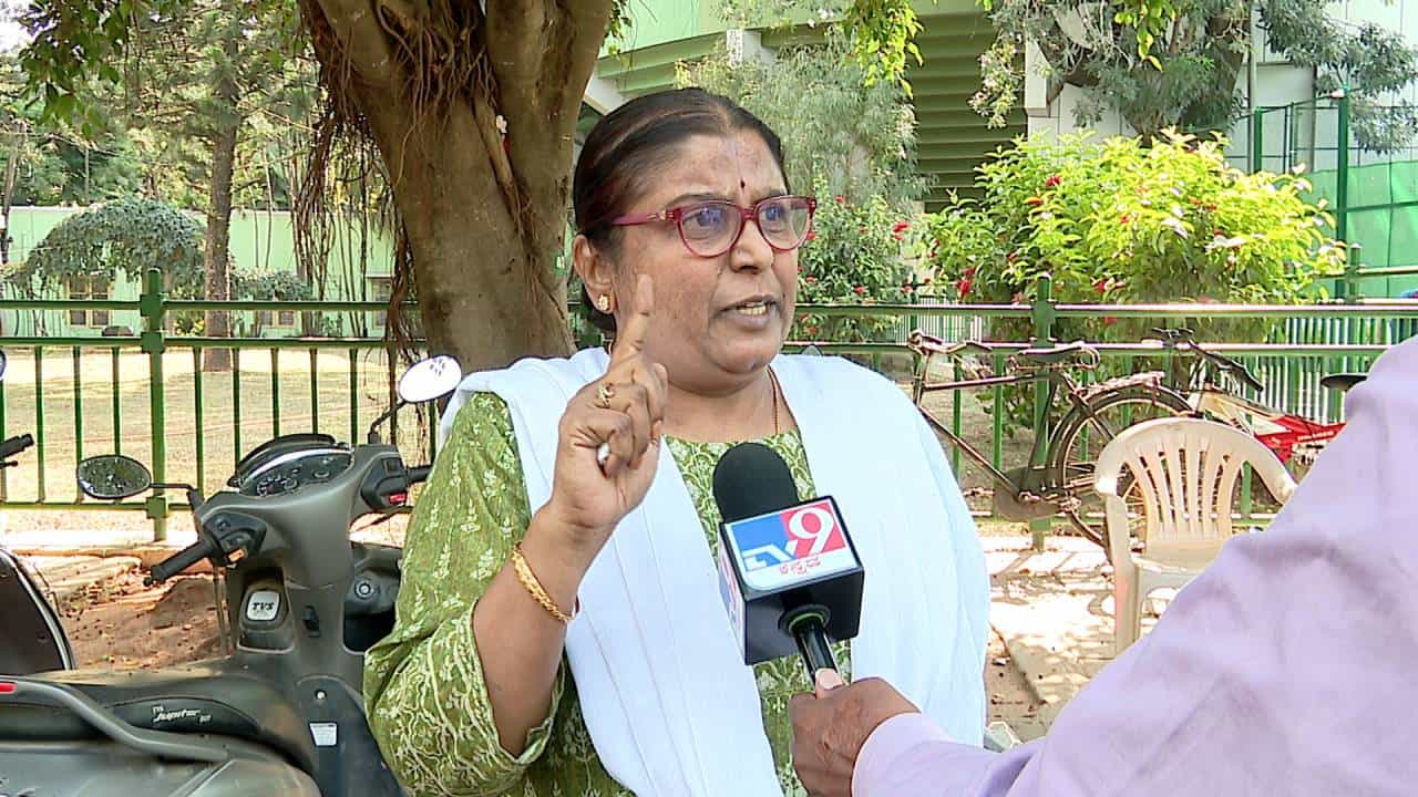 7 ತಿಂಗಳ ಬಳಿಕ ಮಹಿಳಾ ಆಯೋಗಕ್ಕೆ ಅಧ್ಯಕ್ಷರ ನೇಮಕ, ದೌರ್ಜನ್ಯಕ್ಕೆ ಒಳಗಾದ ಮಹಿಳೆಯರ ಪರದಾಟ 7 ತಿಂಗಳ ಬಳಿಕ ಮಹಿಳಾ ಆಯೋಗಕ್ಕೆ ಅಧ್ಯಕ್ಷರ ನೇಮಕ, ದೌರ್ಜನ್ಯಕ್ಕೆ ಒಳಗಾದ ಮಹಿಳೆಯರ ಪರದಾಟ