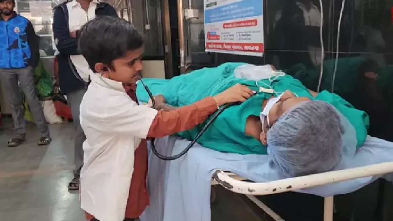 National Doctors Day:  3 ಅಡಿ ಎತ್ತರದ ಗಣೇಶ್ ಬಾರಯ್ಯ ವಿಶ್ವದ ಅತ್ಯಂತ ಕುಳ್ಳಗಿನ  ಡಾಕ್ಟರ್‌