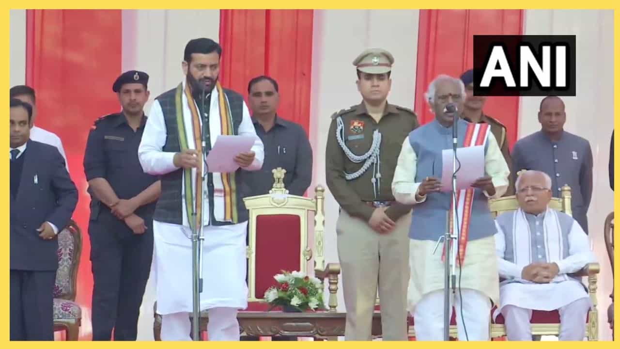 ಹರ್ಯಾಣದ ನೂತನ ಮುಖ್ಯಮಂತ್ರಿಯಾಗಿ ಪ್ರಮಾಣವಚನ ಸ್ವೀಕರಿಸಿದ ನಯಾಬ್ ಸಿಂಗ್ ಸೈನಿ ಹರ್ಯಾಣದ ನೂತನ ಮುಖ್ಯಮಂತ್ರಿಯಾಗಿ ಪ್ರಮಾಣವಚನ ಸ್ವೀಕರಿಸಿದ ನಯಾಬ್ ಸಿಂಗ್ ಸೈನಿ