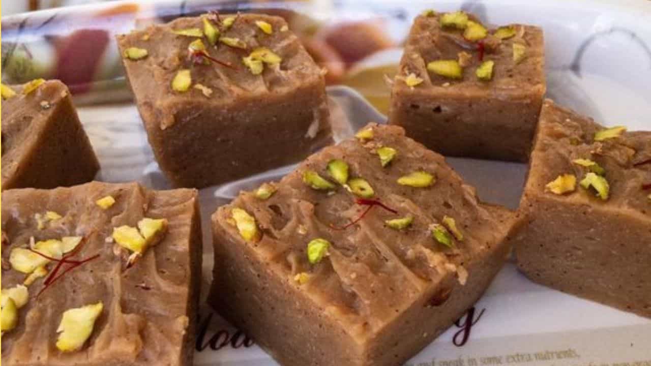 Ragi Manni Recipe : ತುಂಬಾ ರುಚಿಕರ ಈ ರಾಗಿ ಮಣ್ಣಿ, ಒಮ್ಮೆ ಸವಿದರೆ ಮತ್ತೆ ಮತ್ತೆ ಬೇಕೆನ್ನುತ್ತೀರಾ! Ragi Manni Recipe : ತುಂಬಾ ರುಚಿಕರ ಈ ರಾಗಿ ಮಣ್ಣಿ, ಒಮ್ಮೆ ಸವಿದರೆ ಮತ್ತೆ ಮತ್ತೆ ಬೇಕೆನ್ನುತ್ತೀರಾ!