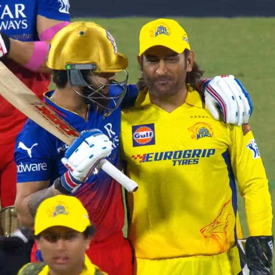ಚೆಪಾಕ್ನಲ್ಲಿ ನಡೆದ 17ನೇ ಆವೃತ್ತಿಯ ಇಂಡಿಯನ್ ಪ್ರೀಮಿಯರ್ ಲೀಗ್ನ (ಐಪಿಎಲ್ 2024) ಮೊದಲ ಪಂದ್ಯದಲ್ಲಿ ಆತಿಥೇಯ ಚೆನ್ನೈ ಸೂಪರ್ ಕಿಂಗ್ಸ್ ಮತ್ತು ರಾಯಲ್ ಚಾಲೆಂಜರ್ಸ್ ಬೆಂಗಳೂರು ತಂಡಗಳು ಮುಖಾಮುಖಿ ಆದವು. ಈ ಮೂಲಕ ಹಳೆಯ ಗೆಳೆಯರಾದ ವಿರಾಟ್ ಕೊಹ್ಲಿ ಮತ್ತು ಎಂಎಸ್ ಧೋನಿ ಕ್ರಿಕೆಟ್ ಮೈದಾನದಲ್ಲಿ ಮತ್ತೆ ಒಂದಾದರು.