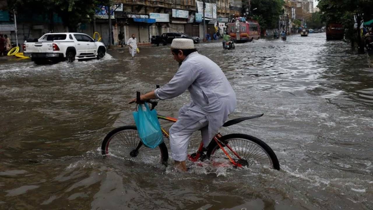 Pakistan Rain: ಪಾಕಿಸ್ತಾನದಲ್ಲಿ ಭಾರಿ ಮಳೆ, 48 ಗಂಟೆಗಳಲ್ಲಿ 37 ಮಂದಿ ಸಾವು