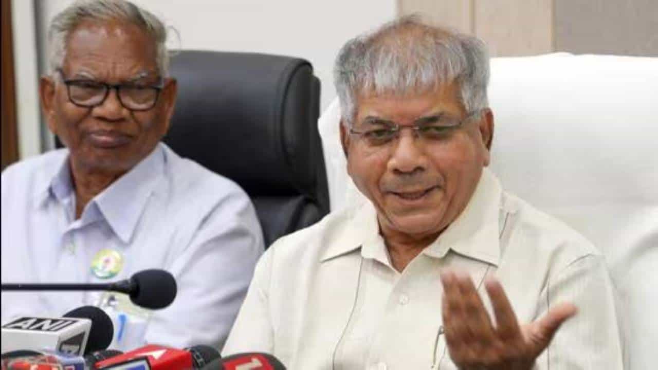 Lok Sabha Election: ಮಹಾರಾಷ್ಟ್ರದಲ್ಲಿ ಪ್ರಕಾಶ್ ಅಂಬೇಡ್ಕರ್ ಅವರ ವಿಬಿಎ ಪಕ್ಷ ಏಕಾಂಗಿ ಹೋರಾಟ Lok Sabha Election: ಮಹಾರಾಷ್ಟ್ರದಲ್ಲಿ ಪ್ರಕಾಶ್ ಅಂಬೇಡ್ಕರ್ ಅವರ ವಿಬಿಎ ಪಕ್ಷ ಏಕಾಂಗಿ ಹೋರಾಟ