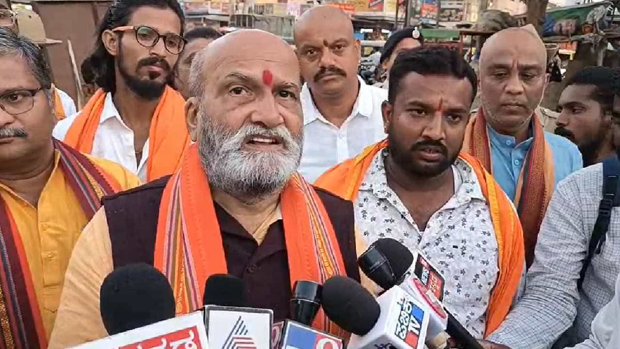 ದೇಶದ್ರೋಹ ಕ್ಯಾನ್ಸರ್ ಇದ್ದ ಹಾಗೆ, ಆಪರೇಷನ್ ಮಾಡದಿದ್ದರೆ ದೇಶದ ತುಂಬ ಹರಡುತ್ತದೆ: ಪ್ರಮೋದ್ ಮುತಾಲಿಕ್ ದೇಶದ್ರೋಹ ಕ್ಯಾನ್ಸರ್ ಇದ್ದ ಹಾಗೆ, ಆಪರೇಷನ್ ಮಾಡದಿದ್ದರೆ ದೇಶದ ತುಂಬ ಹರಡುತ್ತದೆ: ಪ್ರಮೋದ್ ಮುತಾಲಿಕ್