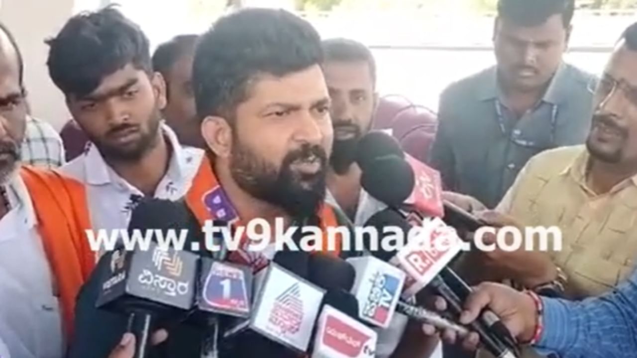 ಮಹಾರಾಜರನ್ನೇ ರಾಜಕೀಯಕ್ಕೆ ತಂದ ಪಕ್ಷದ ಮುಖಂಡರಿಗೆ ನಮೋ! ಯದುವೀರ್ ರಾಜಕೀಯ ಪ್ರವೇಶ ಬಗ್ಗೆ ಪ್ರತಾಪ್ ಸಿಂಹ ಟಾಂಗ್ ಮಹಾರಾಜರನ್ನೇ ರಾಜಕೀಯಕ್ಕೆ ತಂದ ಪಕ್ಷದ ಮುಖಂಡರಿಗೆ ನಮೋ! ಯದುವೀರ್ ರಾಜಕೀಯ ಪ್ರವೇಶ ಬಗ್ಗೆ ಪ್ರತಾಪ್ ಸಿಂಹ ಟಾಂಗ್