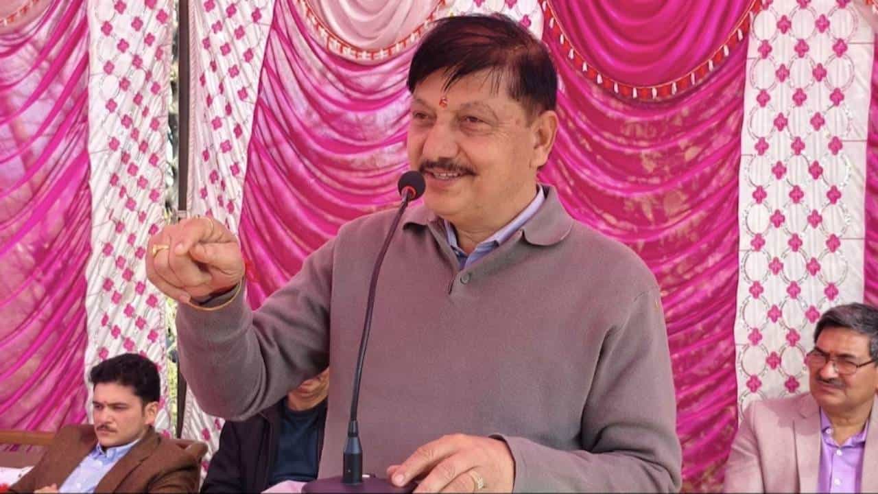 Himachal Pradesh Political Crisis: ಕನಿಷ್ಠ 9 ಶಾಸಕರು ನಮ್ಮ ಸಂಪರ್ಕದಲ್ಲಿದ್ದಾರೆ ಎಂದ ಕಾಂಗ್ರೆಸ್ ಬಂಡಾಯ ಶಾಸಕ Himachal Pradesh Political Crisis: ಕನಿಷ್ಠ 9 ಶಾಸಕರು ನಮ್ಮ ಸಂಪರ್ಕದಲ್ಲಿದ್ದಾರೆ ಎಂದ ಕಾಂಗ್ರೆಸ್ ಬಂಡಾಯ ಶಾಸಕ