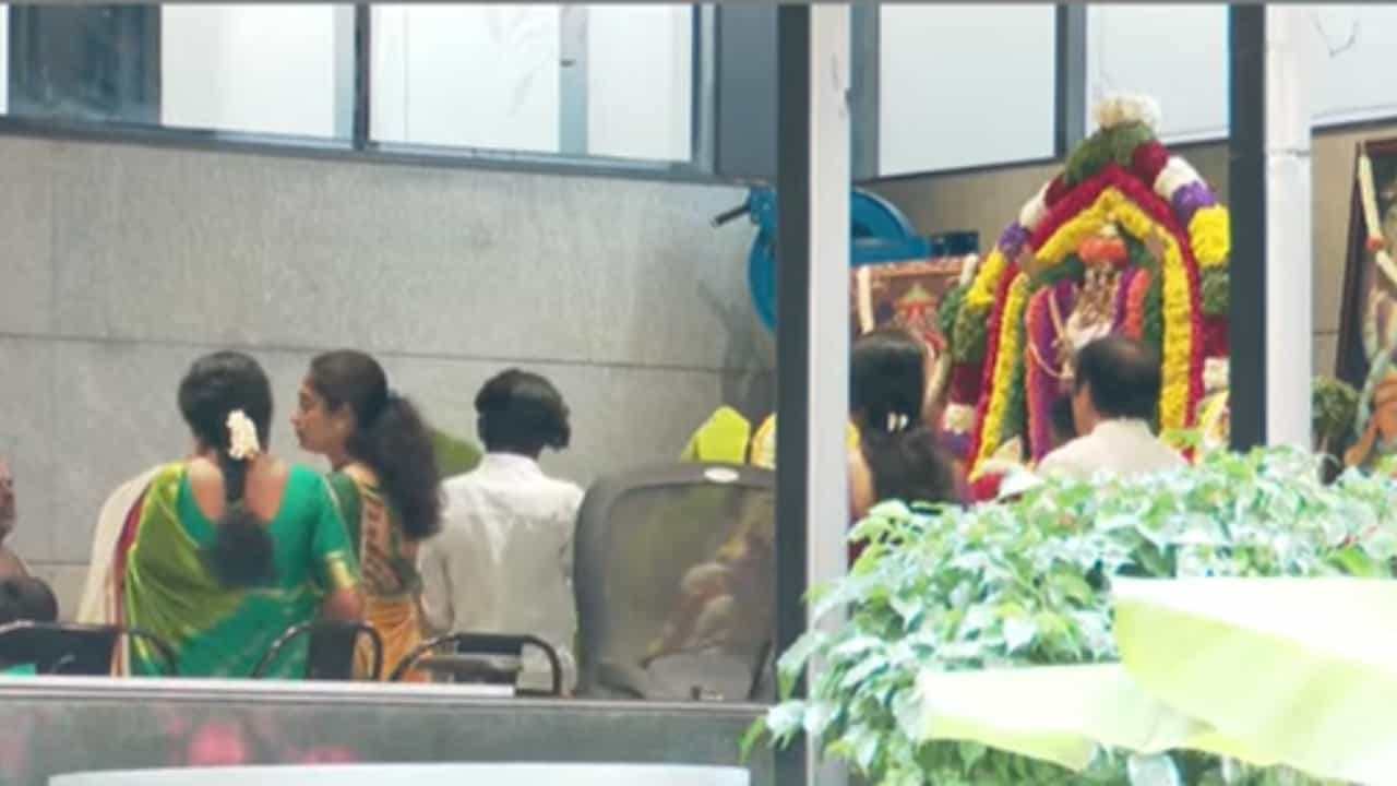 ಬೆಂಗಳೂರು: ಸ್ಫೋಟ ಸಂಭವಿಸಿ ವಾರದ ನಂತರ ರಾಮೇಶ್ವರಂ ಕೆಫೆ ಪುನರಾರಂಭ ಬೆಂಗಳೂರು: ಸ್ಫೋಟ ಸಂಭವಿಸಿ ವಾರದ ನಂತರ ರಾಮೇಶ್ವರಂ ಕೆಫೆ ಪುನರಾರಂಭ