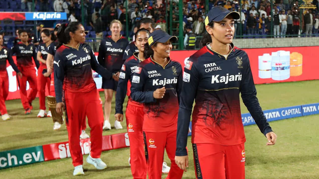 WPL 2024: 16 ವರ್ಷಗಳ ಪ್ರಶಸ್ತಿ ಬರ ನೀಗಿಸುತ್ತಾ ಆರ್ಸಿಬಿ ಮಹಿಳಾ ಪಡೆ? ನಾಳೆಯೇ ನಿರ್ಣಾಯಕ ಪಂದ್ಯ WPL 2024: 16 ವರ್ಷಗಳ ಪ್ರಶಸ್ತಿ ಬರ ನೀಗಿಸುತ್ತಾ ಆರ್ಸಿಬಿ ಮಹಿಳಾ ಪಡೆ? ನಾಳೆಯೇ ನಿರ್ಣಾಯಕ ಪಂದ್ಯ