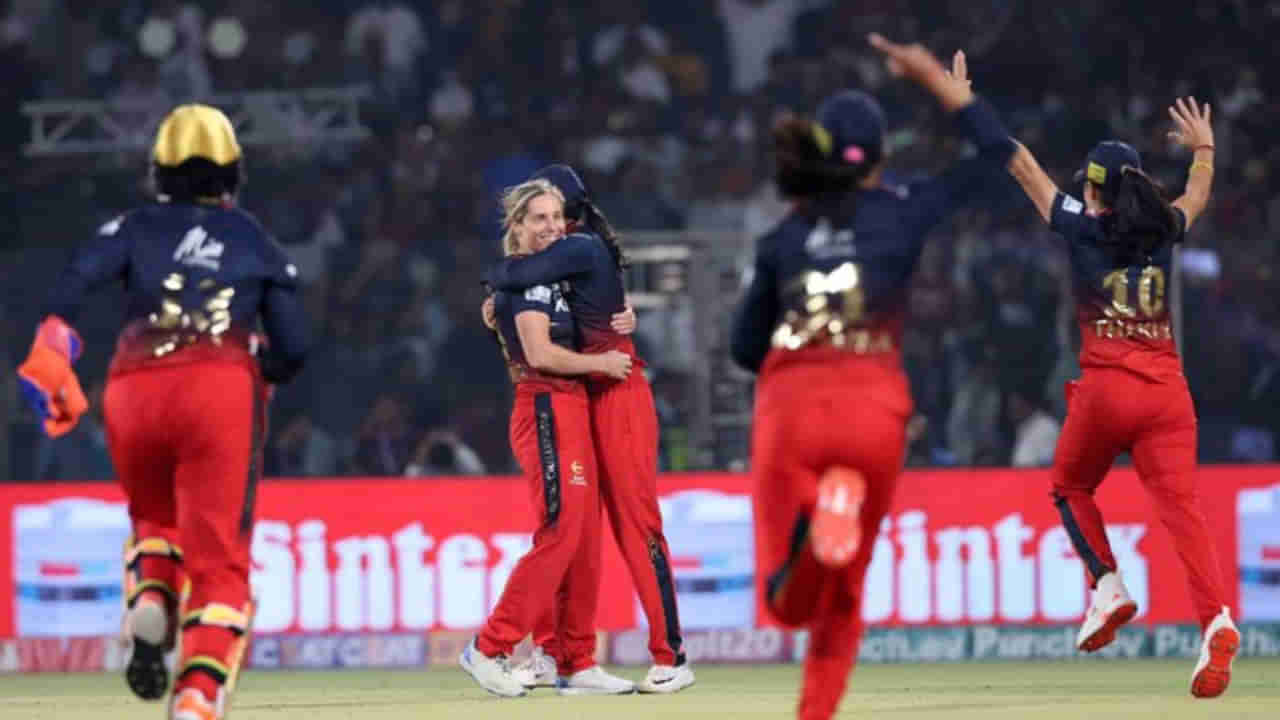 WPL 2024 Final: ಆರ್ಸಿಬಿ ಸಾಂಘೀಕ ದಾಳಿಗೆ ತತ್ತರಿಸಿದ ಡೆಲ್ಲಿ 113 ರನ್ಗಳಿಗೆ ಆಲೌಟ್..!