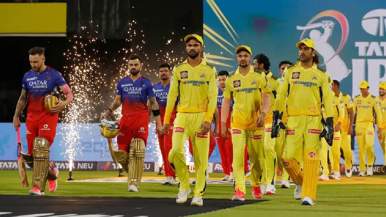 CSK vs RCB 2024: ಈ ಪಂದ್ಯದಲ್ಲಿ ಮೊದಲು ಬ್ಯಾಟ್ ಮಾಡಿದ ಆರ್​ಸಿಬಿ ತಂಡವು 6 ವಿಕೆಟ್ ಕಳೆದುಕೊಂಡು 173 ರನ್ ಕಲೆಹಾಕಿತು. 174 ರನ್​ಗಳ ಸ್ಪರ್ಧಾತ್ಮಕ ಟಾರ್ಗೆಟ್ ಪಡೆದ ಚೆನ್ನೈ ಸೂಪರ್ ಕಿಂಗ್ಸ್ ತಂಡವು 18.4 ಓವರ್​ಗಳಲ್ಲಿ 4 ವಿಕೆಟ್ ಕಳೆದುಕೊಂಡು ಗುರಿ ಮುಟ್ಟುವ ಮೂಲಕ 6 ವಿಕೆಟ್​ಗಳ ಭರ್ಜರಿ ಜಯ ಸಾಧಿಸಿದೆ.