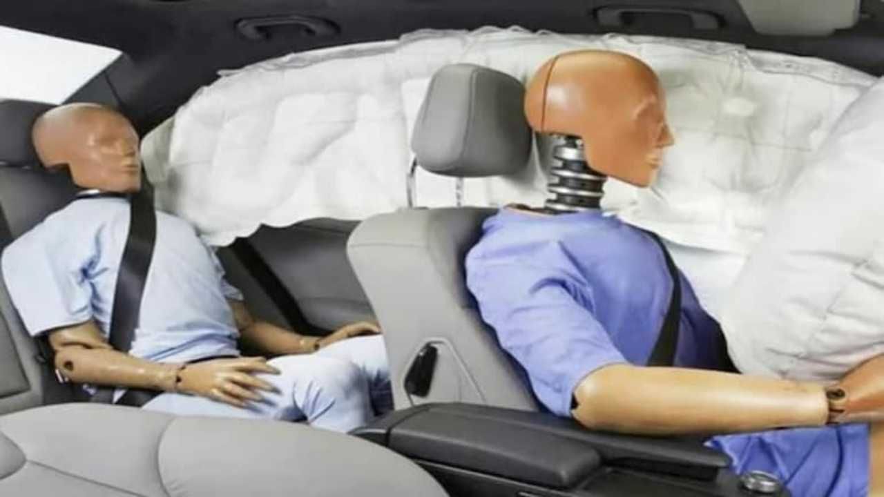Rear seat belt alarm