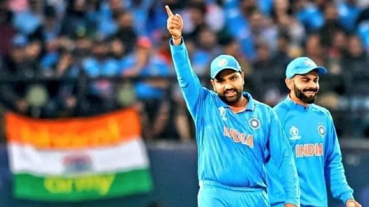 ಜೂನ್ 1 ರಿಂದ ಶುರುವಾಗಲಿರುವ ಟಿ20 ವಿಶ್ವಕಪ್ (T20 World Cup 2024) ತಂಡದಲ್ಲಿ ವಿರಾಟ್ ಕೊಹ್ಲಿಗೆ (Virat Kohli) ಸ್ಥಾನ ನೀಡಲೇಬೇಕೆಂದು ಟೀಮ್ ಇಂಡಿಯಾ ನಾಯಕ ರೋಹಿತ್ ಶರ್ಮಾ ಬಿಸಿಸಿಐಗೆ ಸೂಚಿಸಿದ್ದಾರೆ. ಈ ಬಗ್ಗೆ ರೋಹಿತ್ ಶರ್ಮಾ ಬಿಸಿಸಿಐ ಕಾರ್ಯದರ್ಶಿ ಜಯ್ ಶಾ ಅವರೊಂದಿಗೆ ಚರ್ಚಿಸಿದ್ದು, ಈ ವೇಳೆ ಹಿಟ್​ಮ್ಯಾನ್ ತಮ್ಮ ನಿಲುವನ್ನು ಸ್ಪಷ್ಟಪಡಿಸಿದ್ದಾರೆ ಎಂದು ವರದಿಯಲ್ಲಿ ತಿಳಿಸಲಾಗಿದೆ.