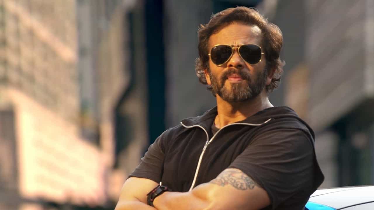 ಹೊಸ ರಿಯಾಲಿಟಿ ಹೋಸ್ಟ್ ಮಾಡಲು 16 ಕೋಟಿ ರೂಪಾಯಿ ಪಡೆದ ರೋಹಿತ್ ಶೆಟ್ಟಿ; ಇರಲಿದ್ದಾರೆ ಬಿಗ್ ಬಾಸ್ ವಿನ್ನರ್ ಹೊಸ ರಿಯಾಲಿಟಿ ಹೋಸ್ಟ್ ಮಾಡಲು 16 ಕೋಟಿ ರೂಪಾಯಿ ಪಡೆದ ರೋಹಿತ್ ಶೆಟ್ಟಿ; ಇರಲಿದ್ದಾರೆ ಬಿಗ್ ಬಾಸ್ ವಿನ್ನರ್